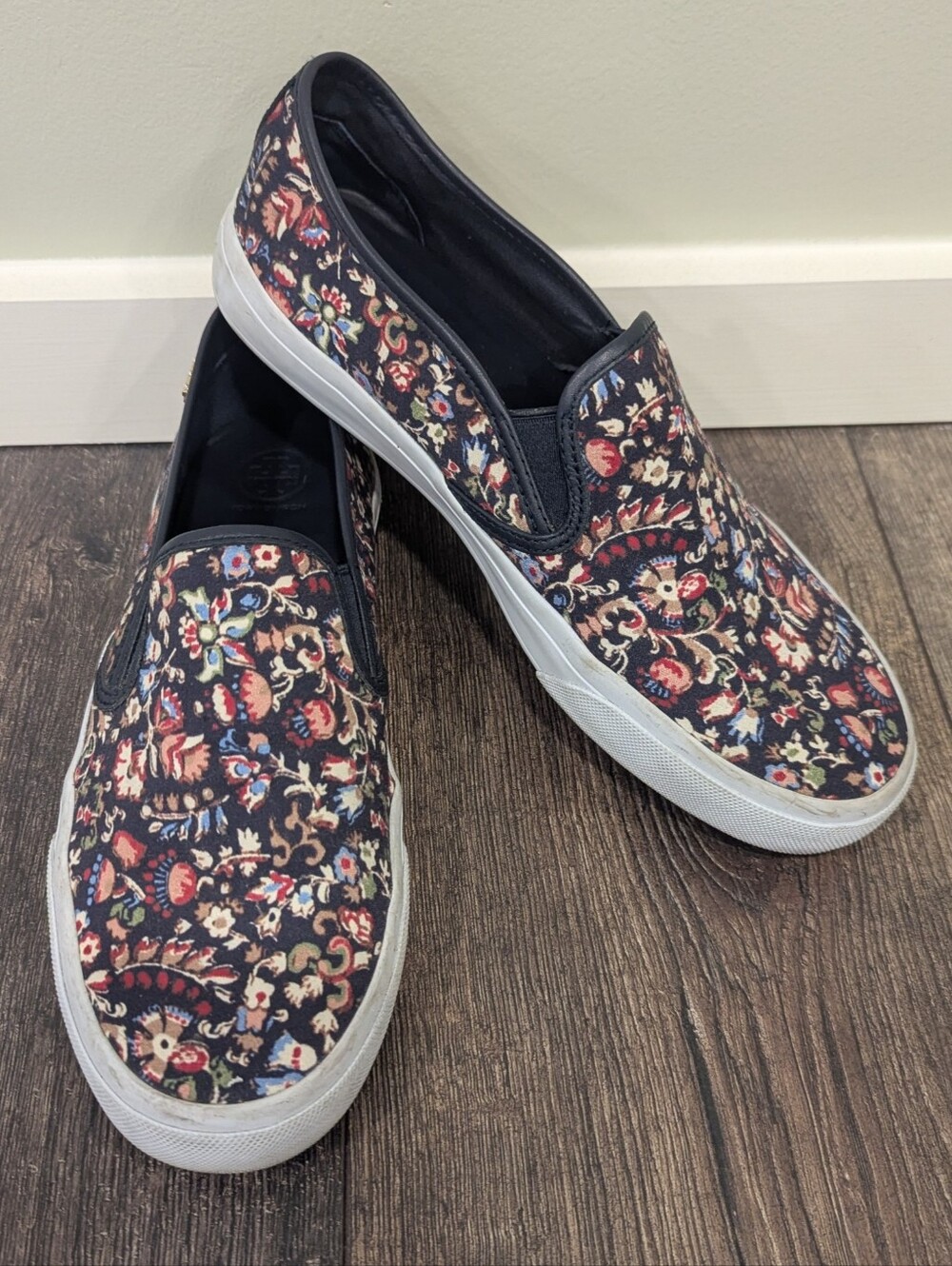 Tory Burch Floral Canvas Slip On Shoes Size 9